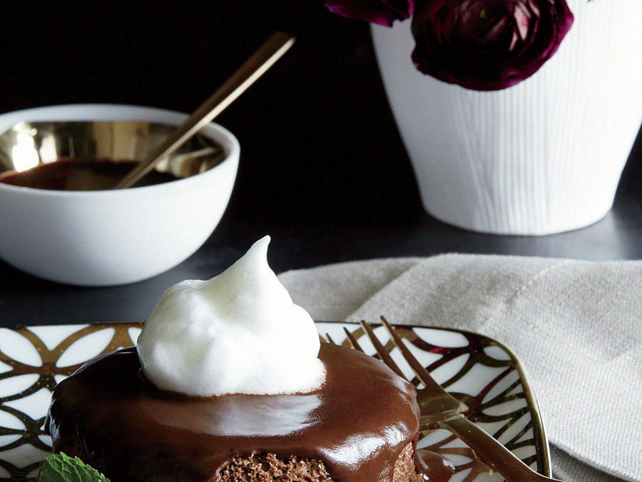 Five – Ingredient Chocolate Cakes